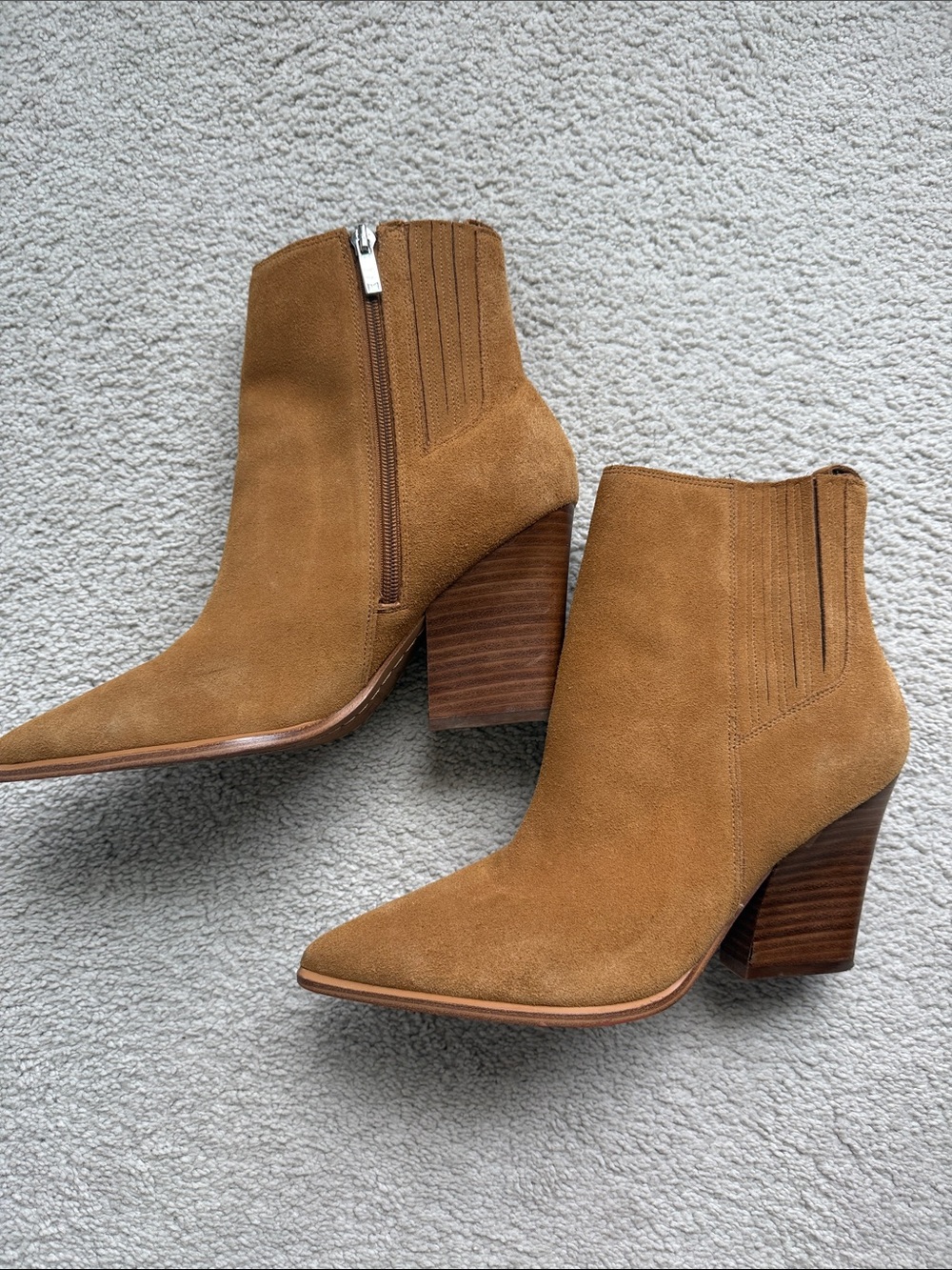 Marc Fisher 9.5 tan suede booties